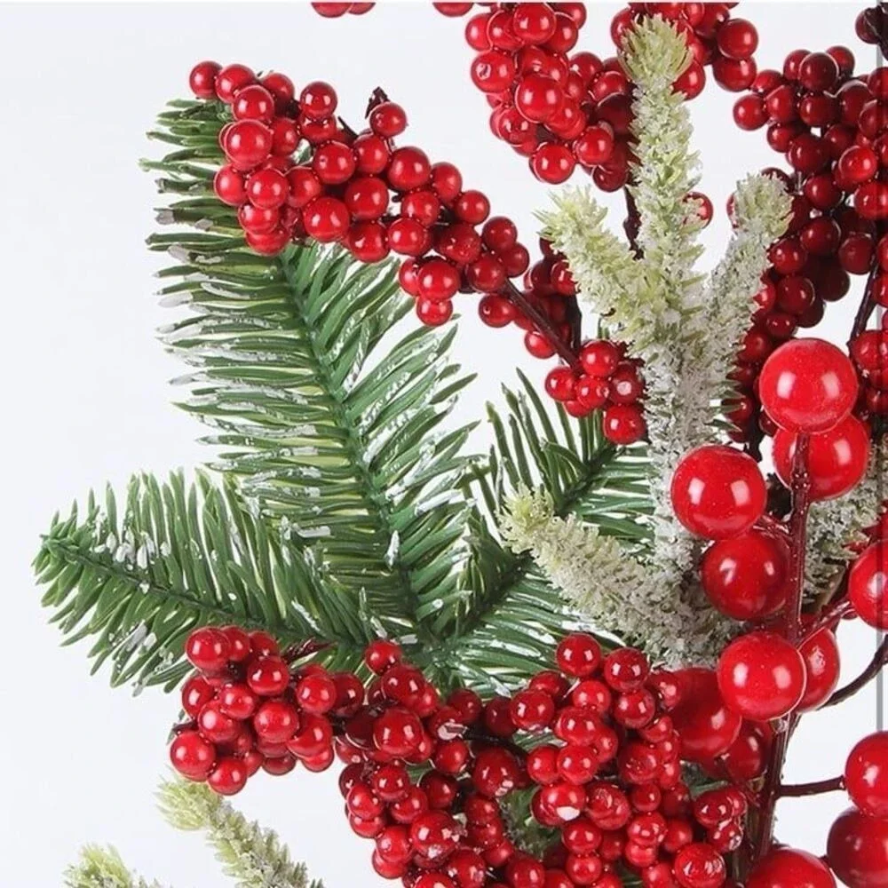 New Red Berries Christmas Wreath, 20'' Christmas Door Wreath Decoration with Hol